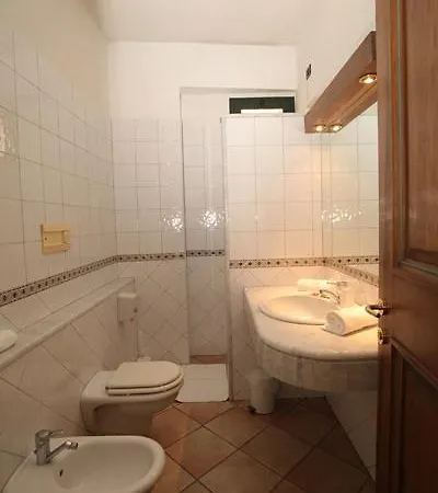 Hotell Belvedere 3*